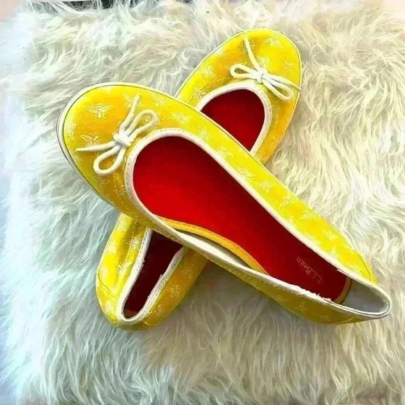 LL Bean unwashed Canvas Bees,woman’s size 7.5 ,yellow and white,flats sneakers​ - Picture 1 of 5